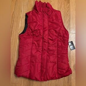 NWT Outer Edge Women’s Red Puffer Vest - Size Small